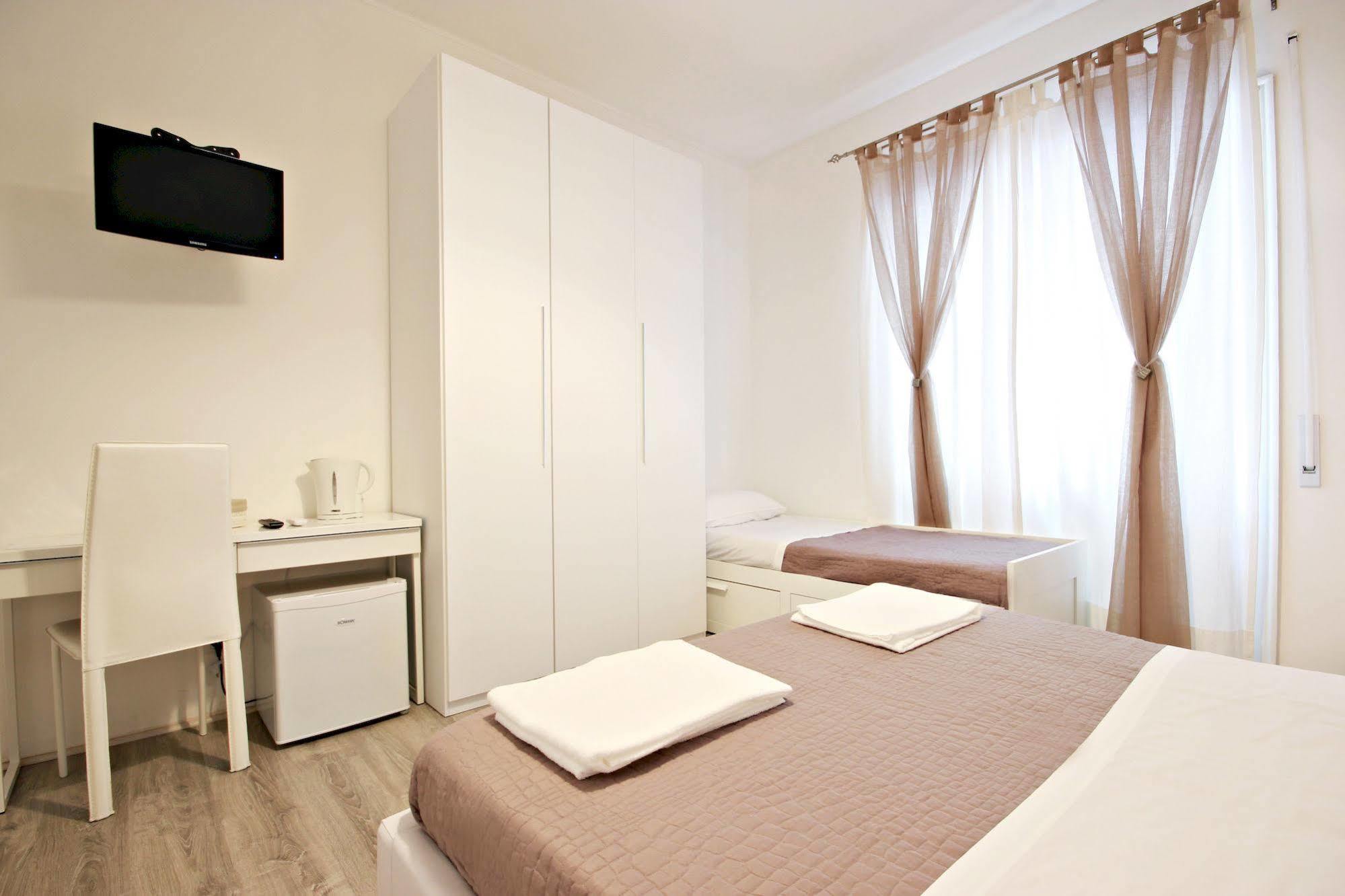 Bed and Breakfast Le Piazze Di Roma Exterior foto